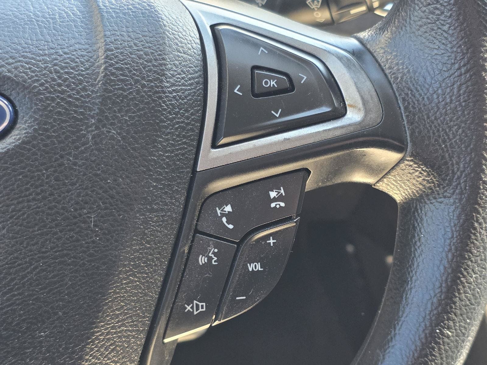 Used 2020 Ford Fusion SE FWD image 12