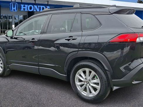 Used 2022 Toyota Corolla Cross LE image 6