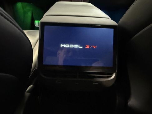 Used 2021 Tesla Model Y Performance image 18