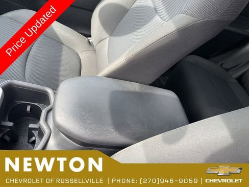 Used 2025 Toyota RAV4 LE FWD image 21