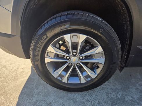 Used 2025 Chevrolet Equinox LT image 12