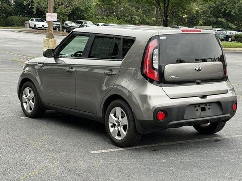 Used 2018 Kia Soul w/ Convenience Package FWD image 3