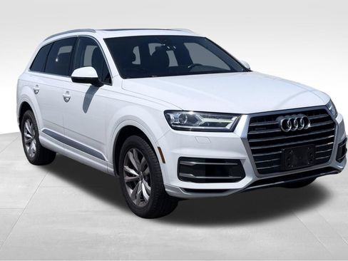 Used 2019 Audi Q7 3.0T Premium w/ Convenience Package AWD/4WD image 2