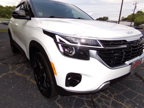 Used 2025 Kia Seltos S AWD/4WD image 4