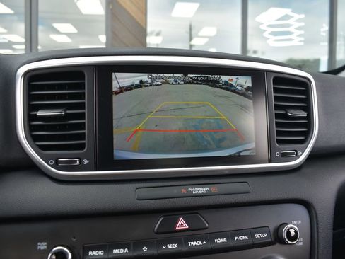 Used 2022 Kia Sportage LX image 20