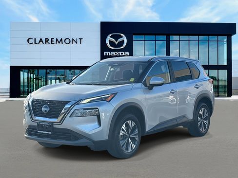 Used 2023 Nissan Rogue SV image 3