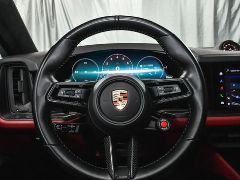 Used 2024 Porsche Cayenne Turbo GT image 38