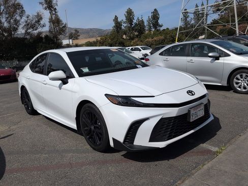 Used 2026 Toyota Camry SE w/ Multimedia Upgrade Package FWD image 3