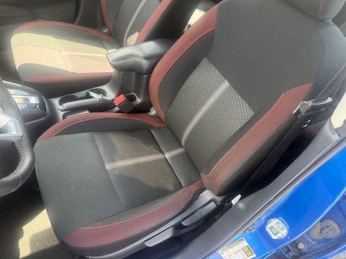 Used 2024 Nissan Versa SR FWD image 18