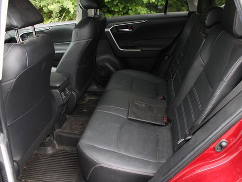 Used 2023 Toyota RAV4 XLE Premium AWD/4WD image 17