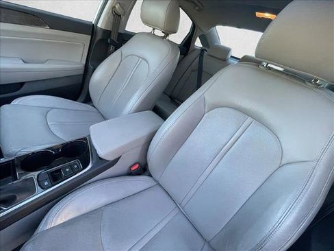 Used 2018 Hyundai Sonata Limited image 17