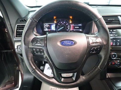 Used 2018 Ford Explorer XLT w/ Equipment Group 202A image 20