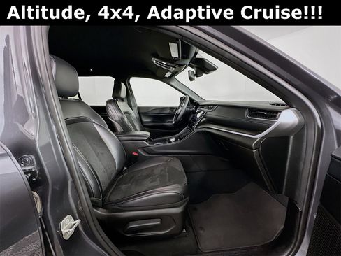 Used 2024 Jeep Grand Cherokee Altitude image 27