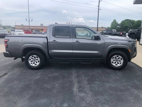 Used 2024 Nissan Frontier SV w/ Tow Package AWD/4WD image 9