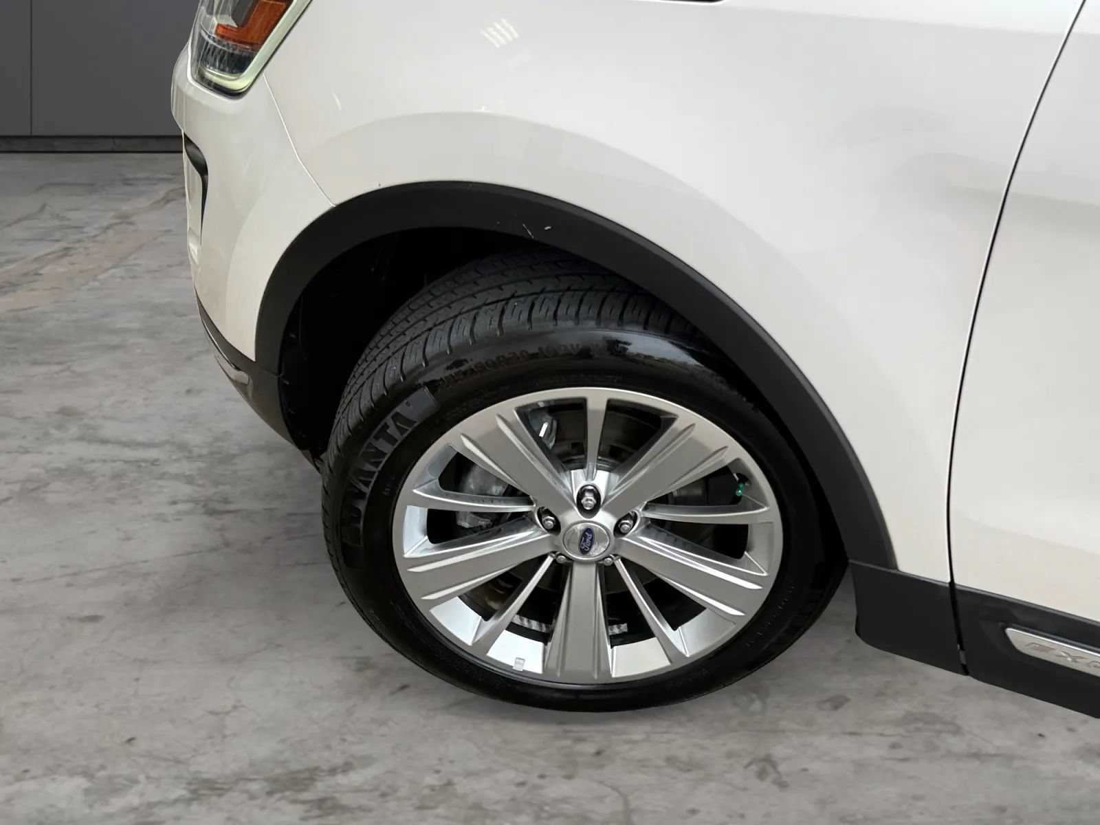 Used 2019 Ford Explorer Limited w/ Class III Trailer Tow Package AWD/4WD image 43