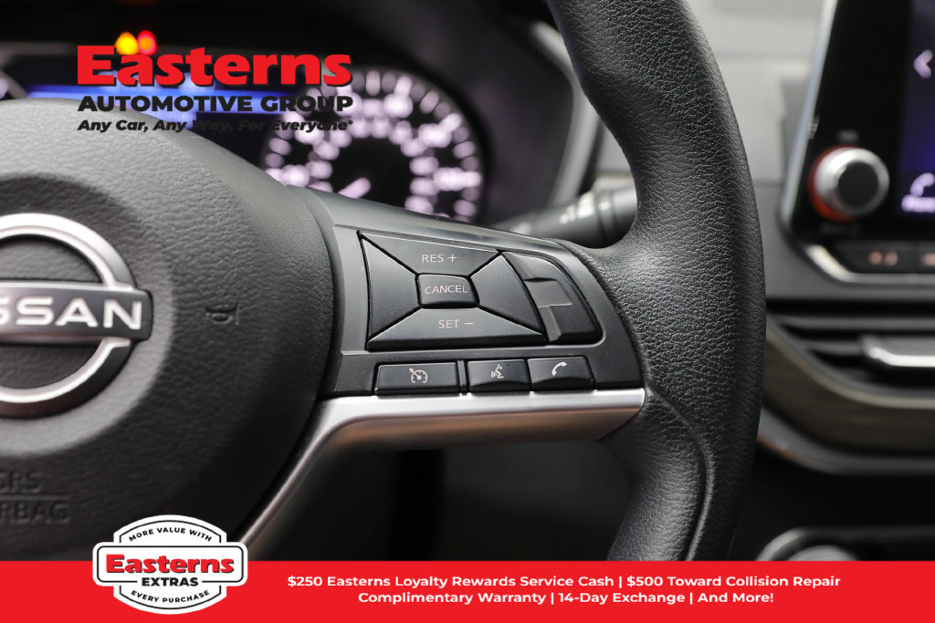 Used 2023 Nissan Altima 2.5 SV FWD image 17