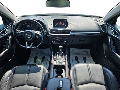 Used 2018 MAZDA MAZDA3 Touring FWD image 13