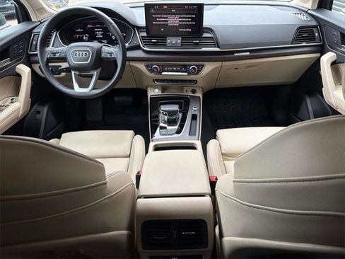 Certified 2025 Audi Q5 2.0T Premium Plus w/ Premium Plus Package image 11