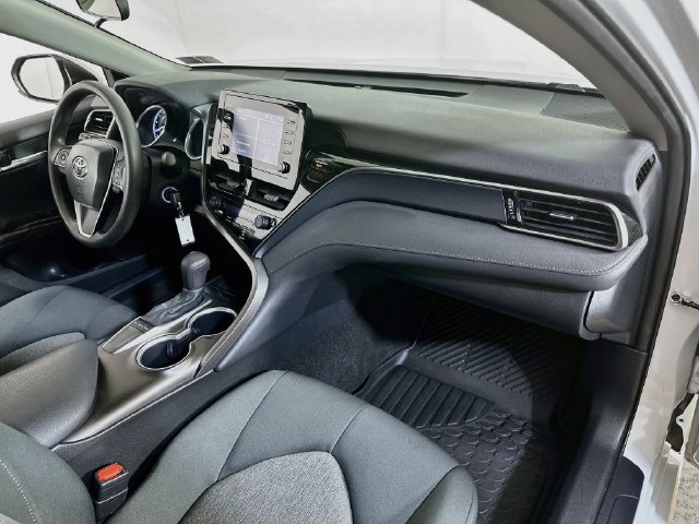Used 2024 Toyota Camry LE FWD image 11