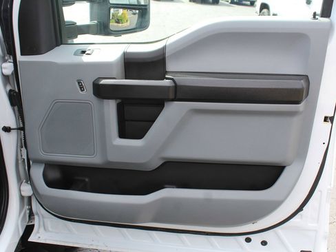 Used 2018 Ford F450 XL w/ Power Equipment Group AWD/4WD image 25