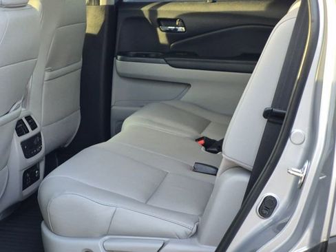 Used 2020 Honda Pilot Touring image 19