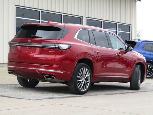 Used 2025 Buick Enclave Avenir w/ Super Cruise Package image 3