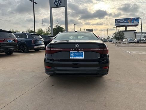 New 2026 Volkswagen Jetta SE FWD image 6