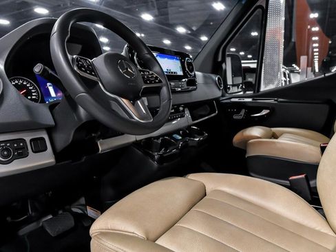 Used 2022 Mercedes-Benz Sprinter 3500 image 9