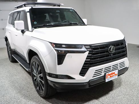 Used 2024 Lexus GX 550 w/ Accessory Package (31) AWD/4WD image 5