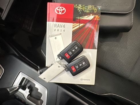 Used 2016 Toyota RAV4 XLE w/ Convenience Package image 27