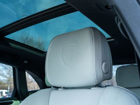 Certified 2026 Porsche Macan S image 32