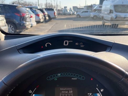 Used 2017 Nissan Leaf SV FWD image 31