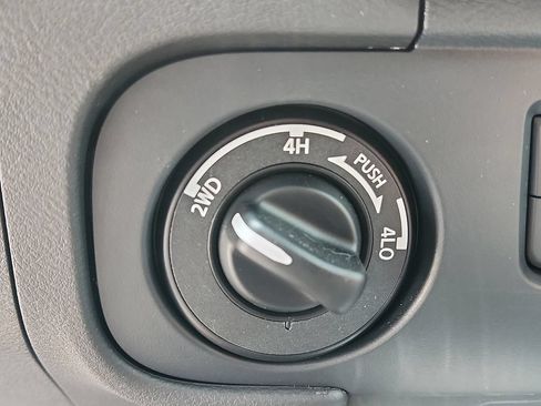 Certified 2026 Nissan Frontier SV w/ All-Weather Content Package AWD/4WD image 23