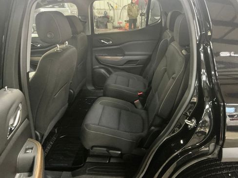 Certified 2023 GMC Acadia SLE w/ Driver Convenience Package image 26