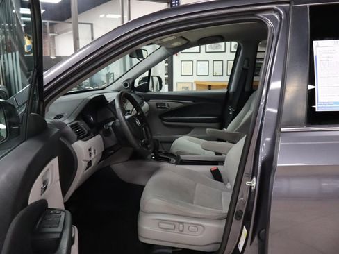 Used 2019 Honda Pilot EX image 9