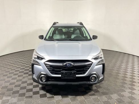 Used 2023 Subaru Outback Premium AWD/4WD image 9