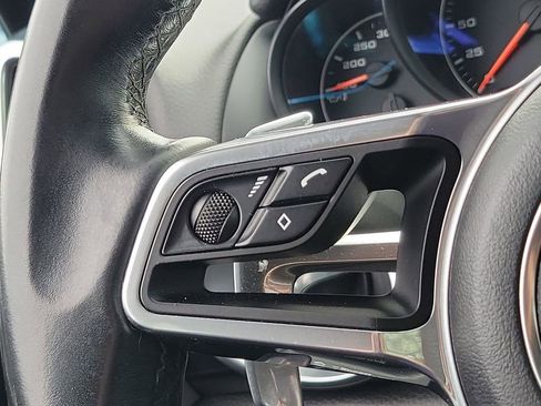 Used 2018 Porsche Cayenne Platinum Edition image 33