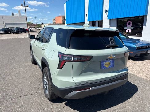 Used 2026 Chevrolet Equinox LT AWD/4WD image 11
