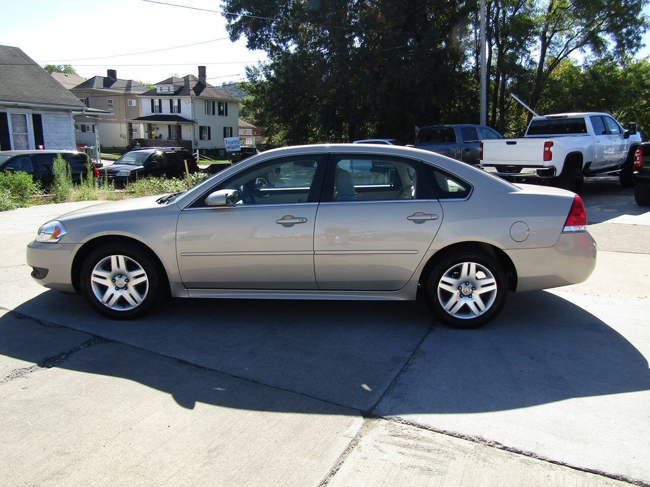 Used 2011 Chevrolet Impala LT FWD image 4