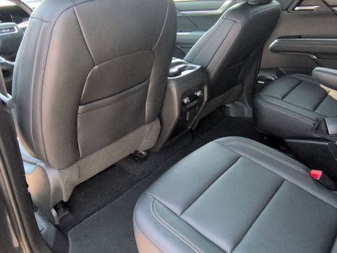 Used 2024 GMC Acadia Elevation AWD/4WD image 18