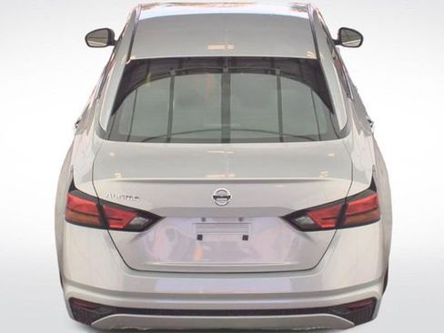 Used 2022 Nissan Altima 2.5 S FWD image 8