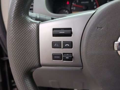 Used 2015 Nissan Frontier SV AWD/4WD image 18