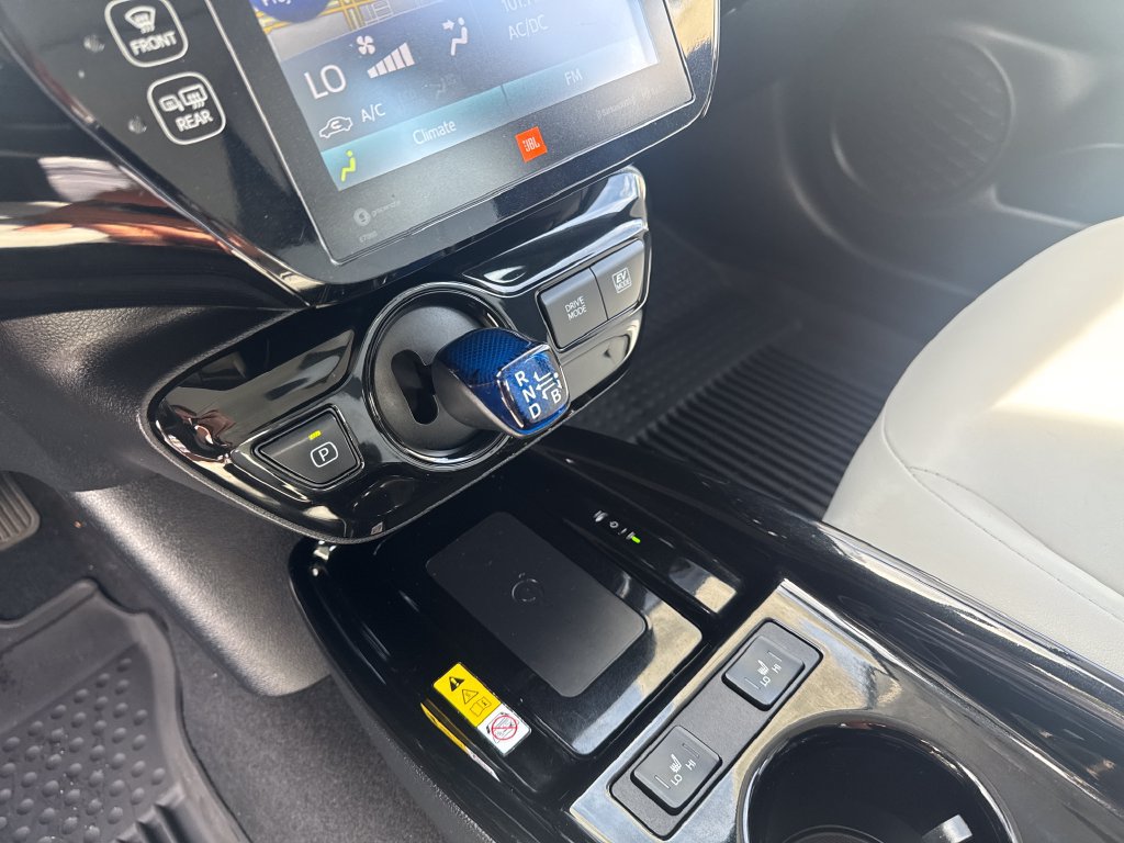 Certified 2022 Toyota Prius Limited w/ Premium Convenience Package FWD image 25