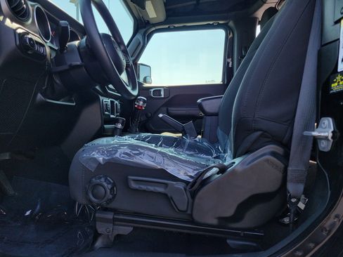 Used 2019 Jeep Wrangler Sport image 11