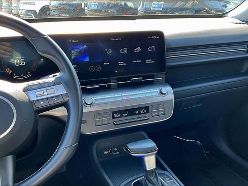 Certified 2025 Hyundai Kona SEL image 8