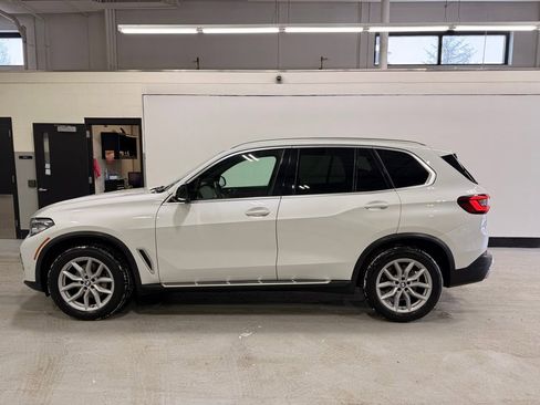 Used 2022 BMW X5 xDrive40i w/ Premium Package image 2