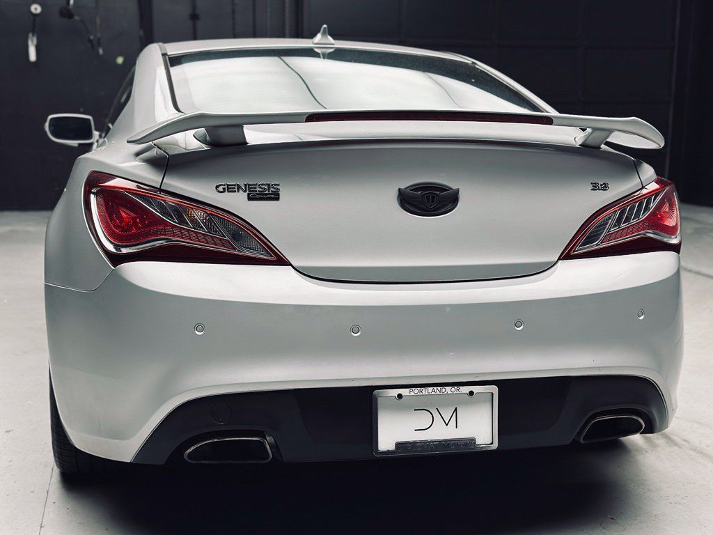 Used 2016 Hyundai Genesis Coupe 3.8 RWD image 15