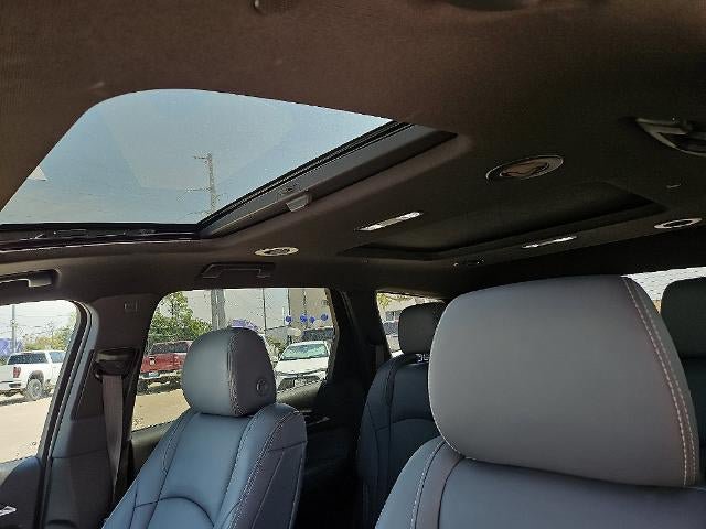 Used 2023 Buick Enclave Essence w/ Experience Buick Package FWD image 21