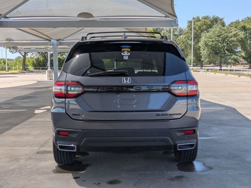 Used 2025 Honda Pilot Black Edition image 6