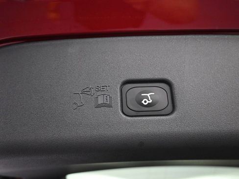 Used 2025 Lincoln Nautilus Reserve image 26